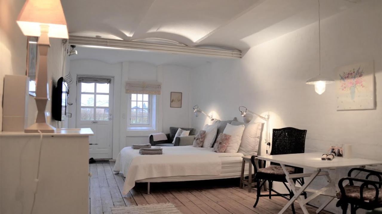 Store Ejlstrup Bed & Breakfast Odense Ngoại thất bức ảnh