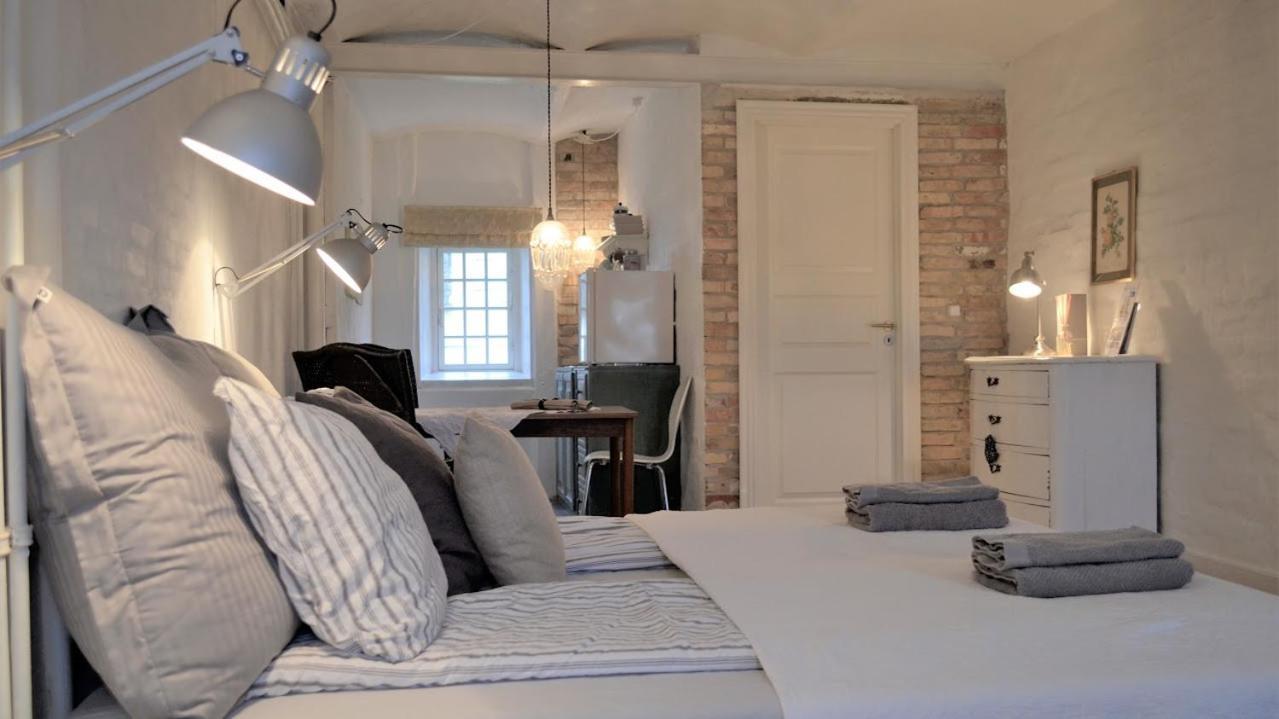 Store Ejlstrup Bed & Breakfast Odense Ngoại thất bức ảnh
