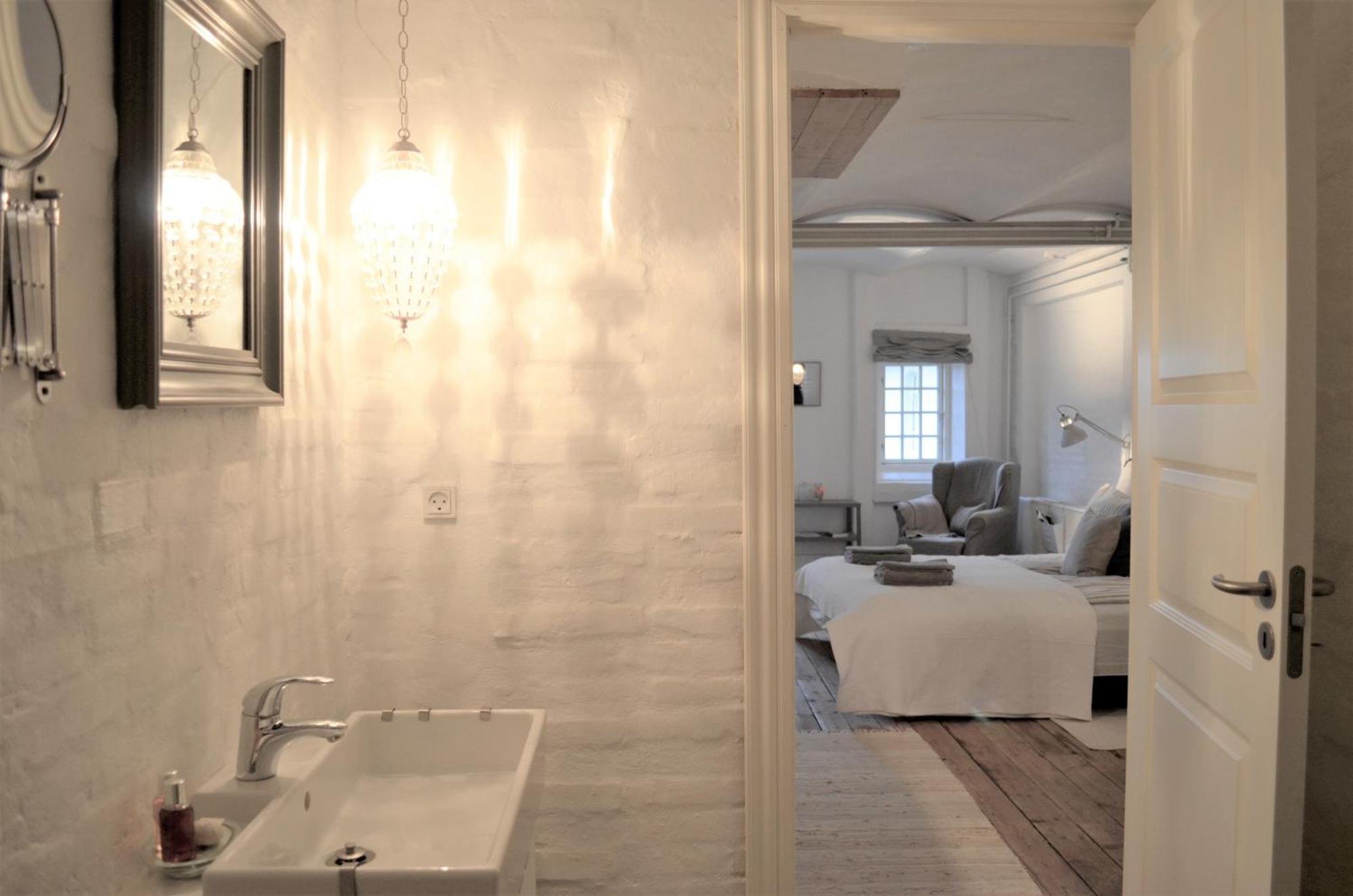 Store Ejlstrup Bed & Breakfast Odense Ngoại thất bức ảnh